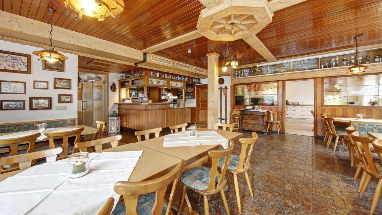 Huttlingen 란트가스트호프 팔켄 B&B 외부 사진