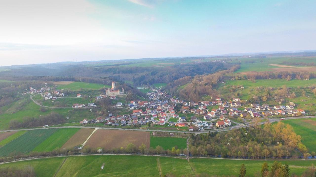 Huttlingen 란트가스트호프 팔켄 B&B 외부 사진