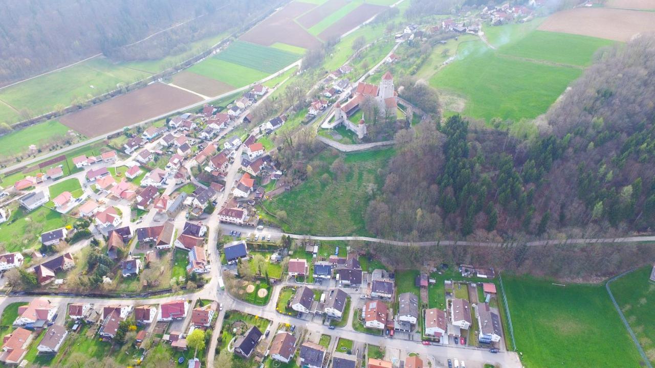 Huttlingen 란트가스트호프 팔켄 B&B 외부 사진