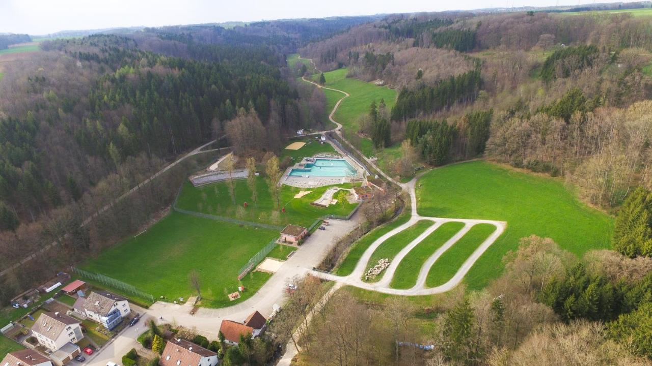 Huttlingen 란트가스트호프 팔켄 B&B 외부 사진