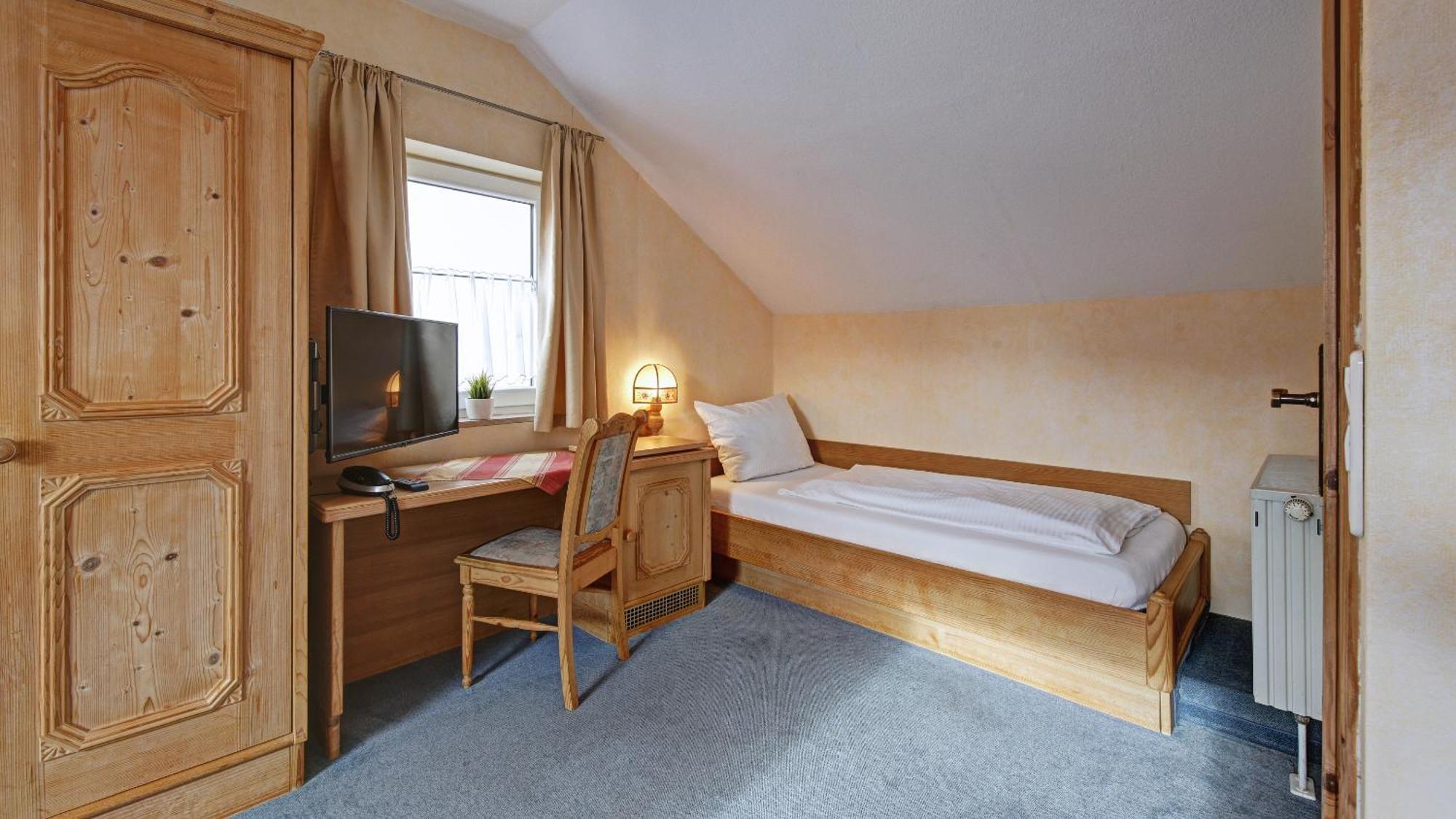 Huttlingen 란트가스트호프 팔켄 B&B 객실 사진