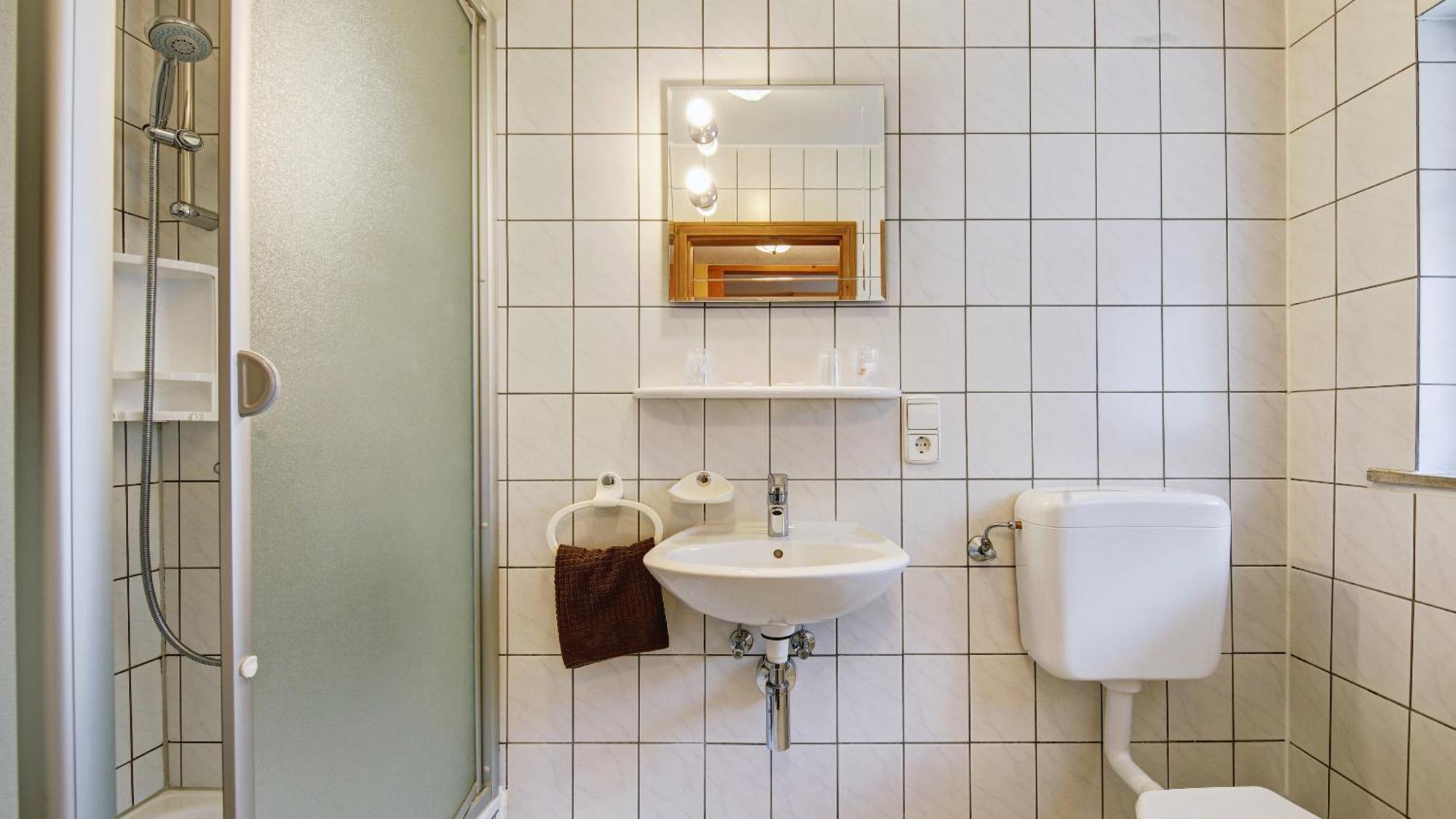 Huttlingen 란트가스트호프 팔켄 B&B 객실 사진