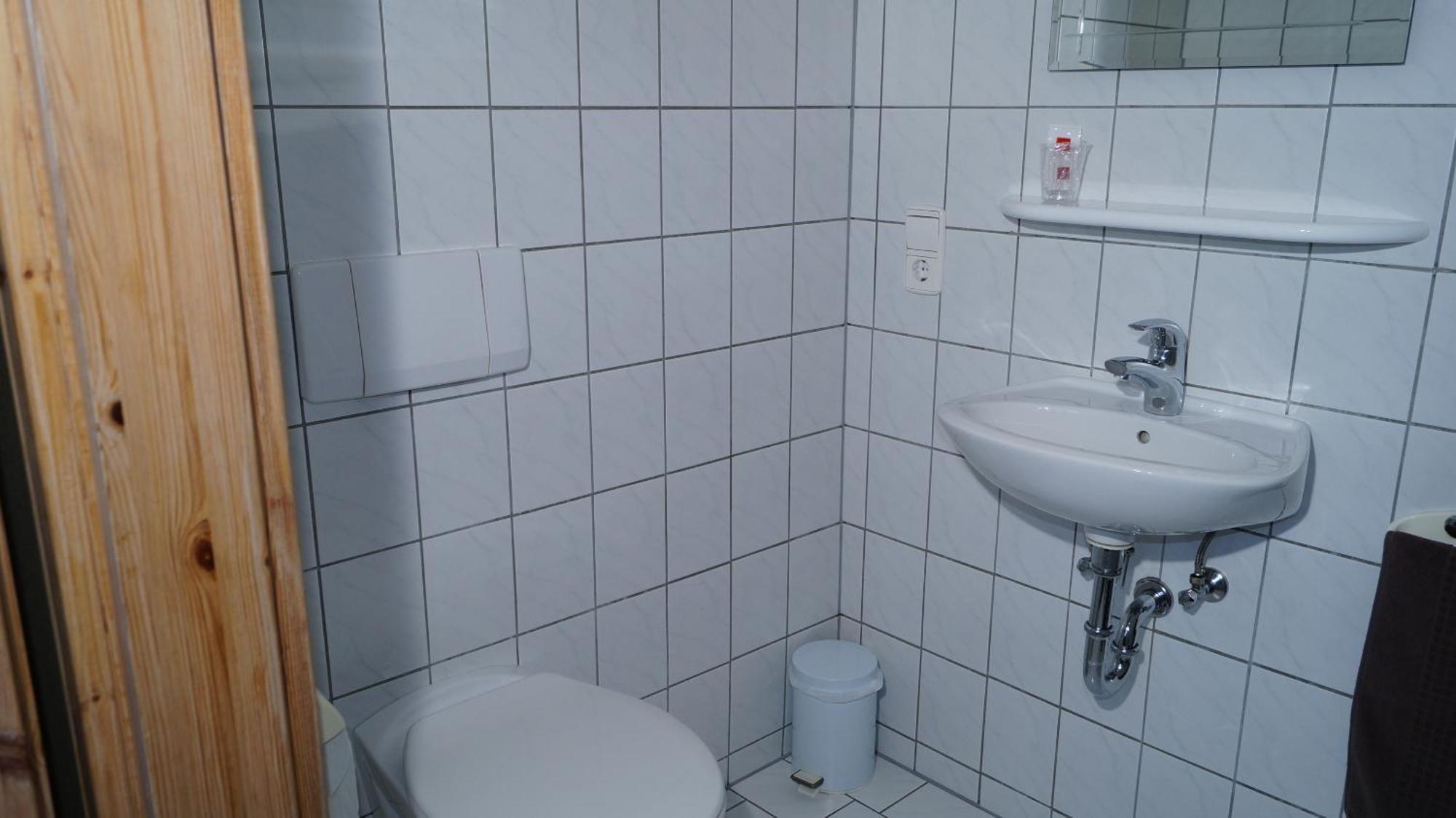 Huttlingen 란트가스트호프 팔켄 B&B 객실 사진