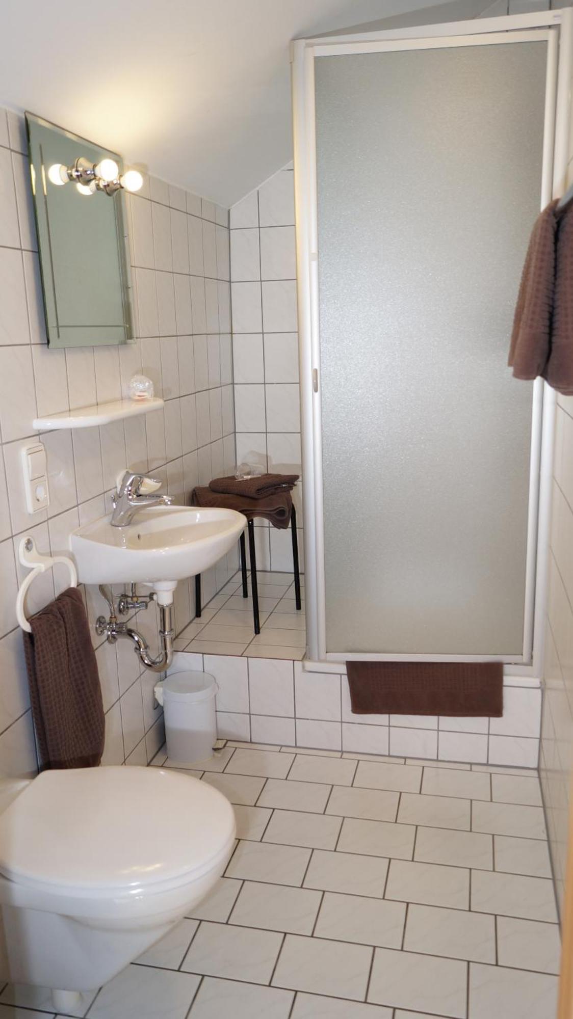 Huttlingen 란트가스트호프 팔켄 B&B 객실 사진